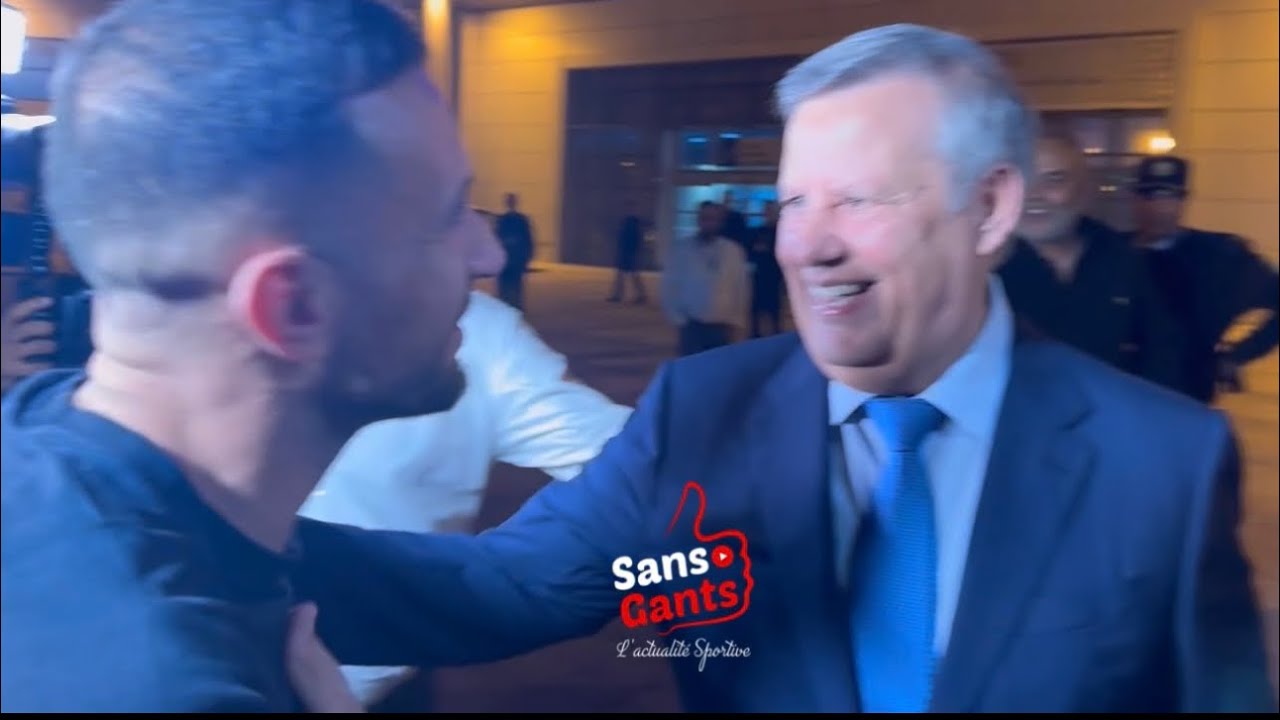 حمدي المؤدب يصر على نزول علي معلول من حافلة الأهلي لحظة وصول بعثة الفريق: شاهد ما دار بينهما