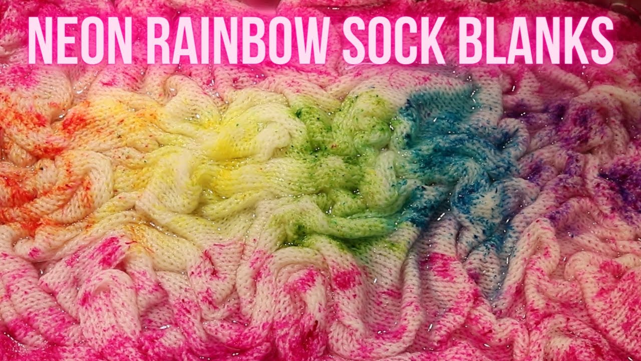 Dyepot Weekly #308 - Dyeing a Neon Rainbow Speckled Sock Blank!