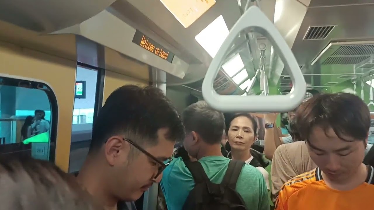(Strides SE) Yellow Monorail Ride Departing S2 Resorts World Towards Vivocity