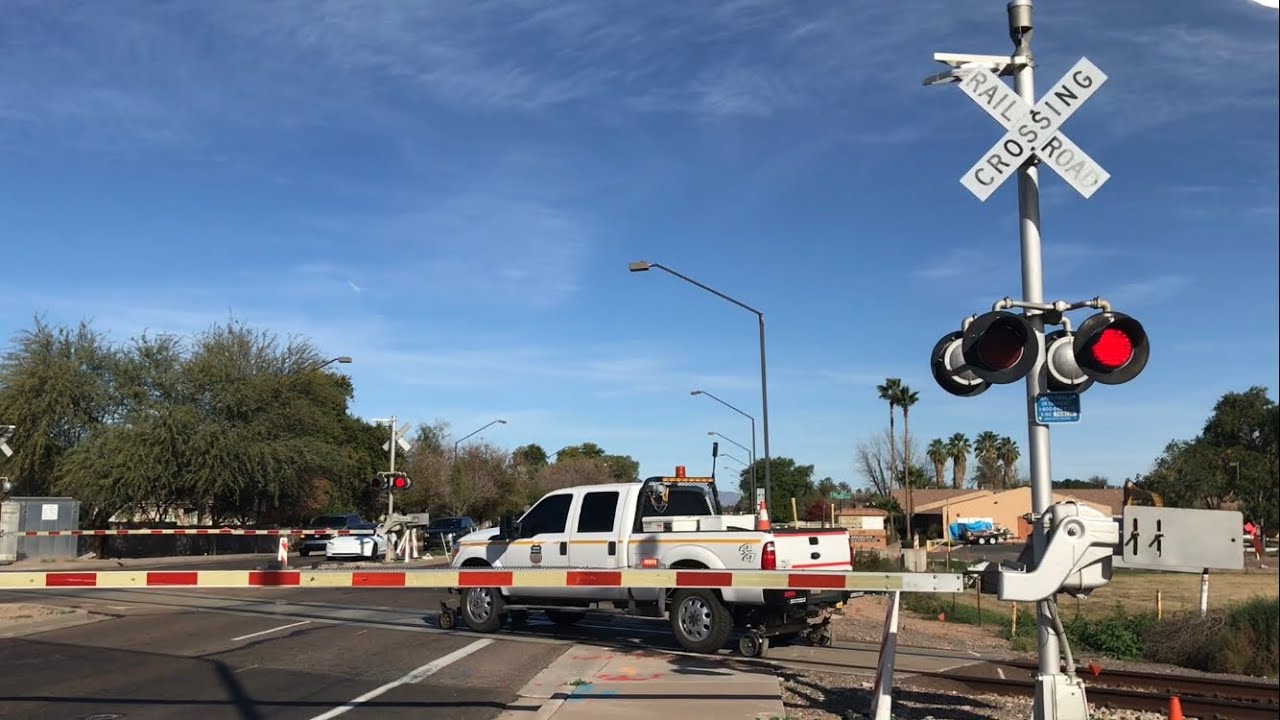 UP maintenance truck crossing in Gilbert, AZ! S Lindsay Rd. 12/29/2025