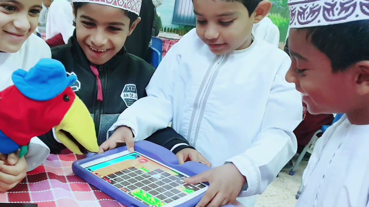 فضاء التقنية يقدم ورشة(برمجة ألعاب إلكترونية) في مدرسة حي الظاهر