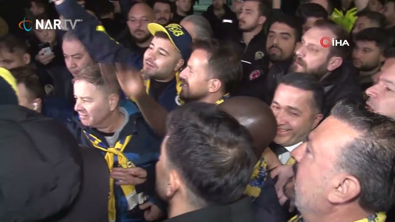 Fenerbahçe'nin yeni transferi N'Golo Kante, İstanbul'da