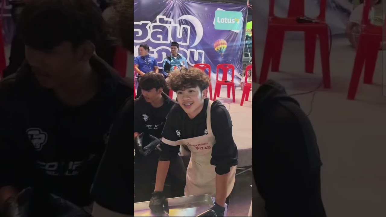 เต,นาว,ซี ทำพิซซ่าในงาน อะฮลัน เราะมะฎอน โลตัสสุขาภิบาล3 @nOi_ที่ชอบอิสระ cr.ไรเดอร์ปากกาบิน #ฟิต