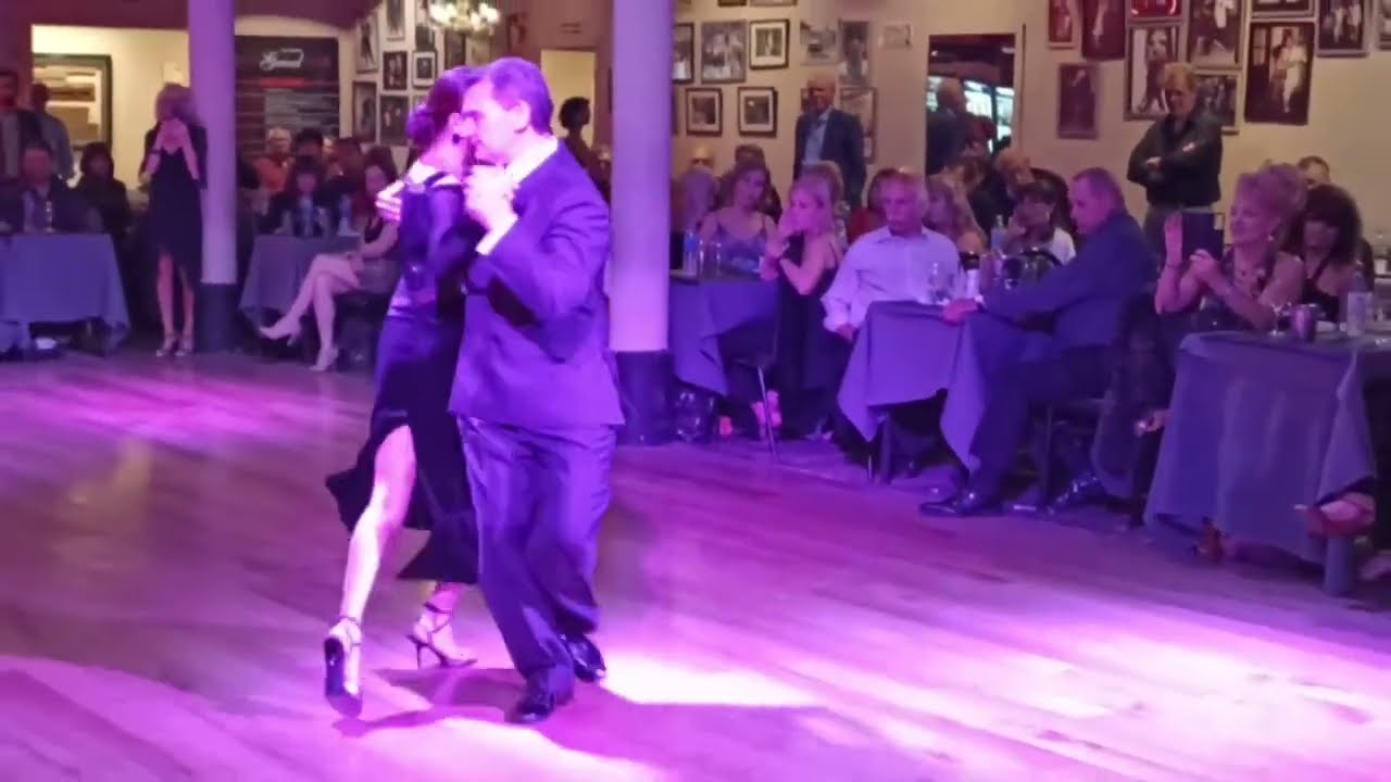 Juan Amaya y Valentina Garnier.  Vals 