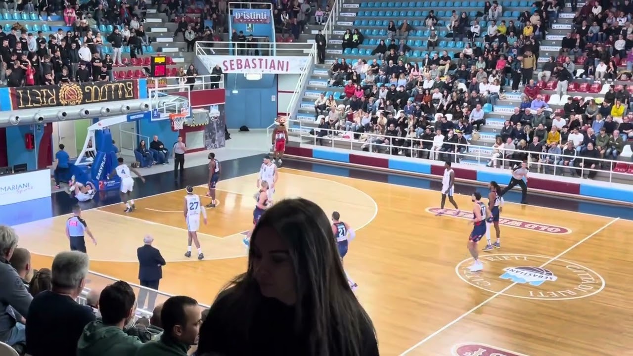 Rieti-Forlì: schiacciata Jarvis Williams e canestro Gaspardo 
