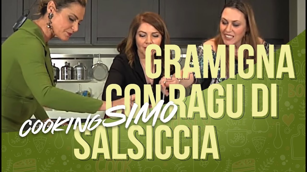 Simona Ventura ospita nella sua cucina Cristina D'Avena: GRAMIGNA CON RAGU' DI SALSICCIA