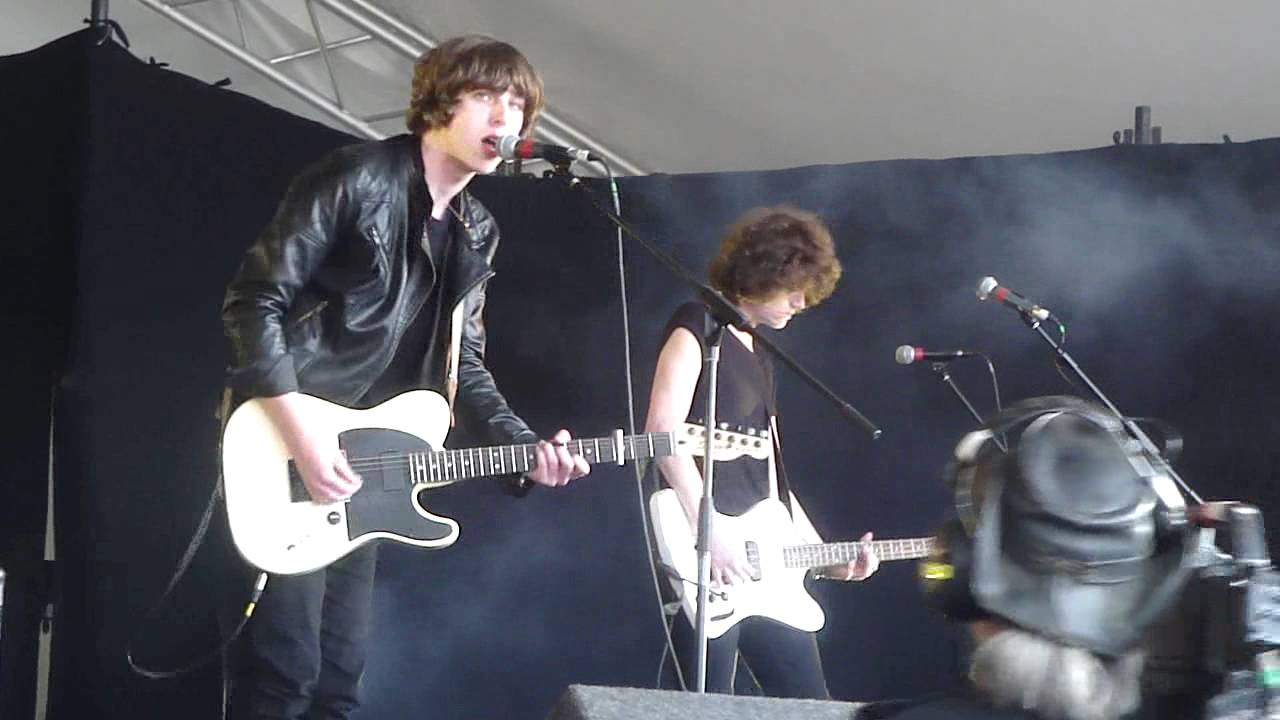 Catfish and the Bottlemen - Sidewinder (live) - Reading Festival 2013, Lock Up Stage, 24 August 2013