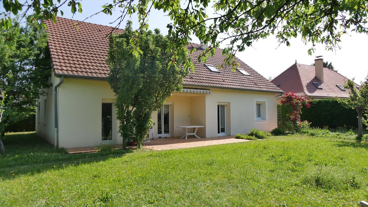 Chalon sur Saône, maison individuelle de 250 m² sur terrain de 725 m²