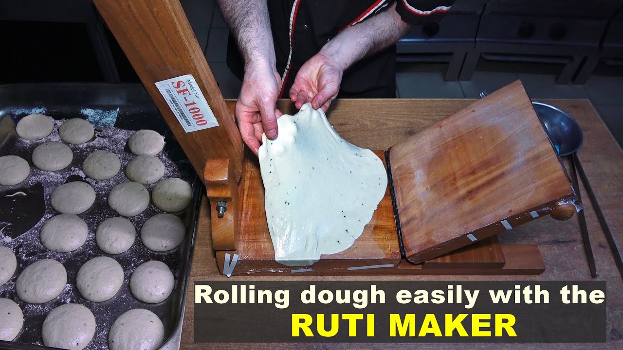 Как раскатать простое тесто с помощью хлебопечки Laaibaah Roti Maker