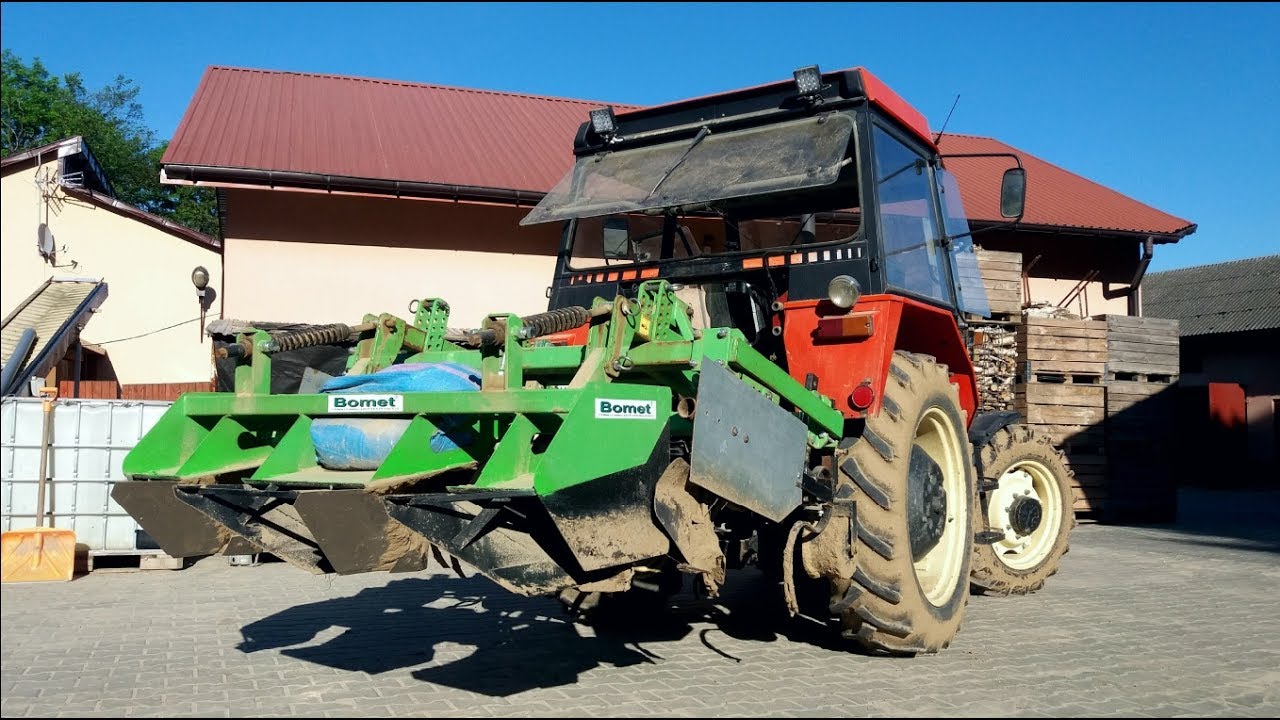 Obsypywanie ziemniaków 2017 / Przerobiony Bomet & Zetor