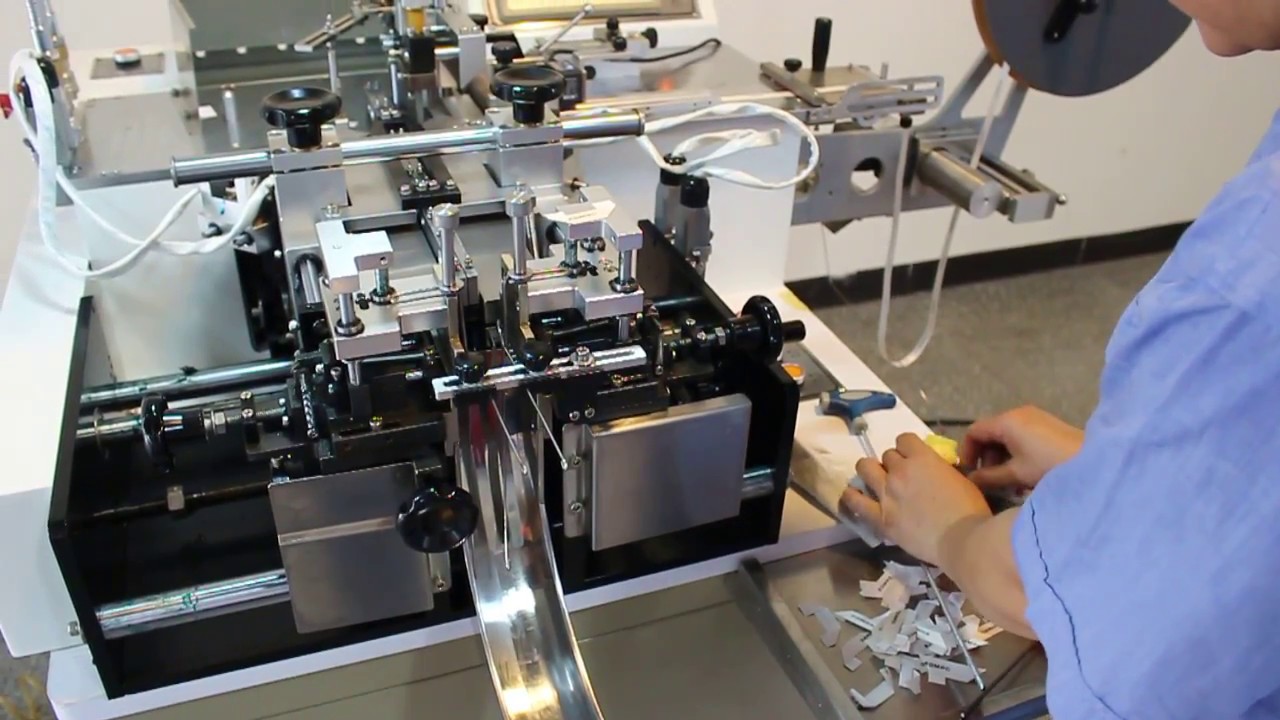 Label cut & fold machine 三角摺2