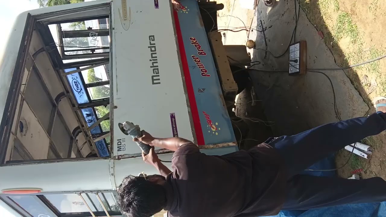 Mahindra Tourister Dicky alteration work Kavi coach thiruppuvanam 8883131 422