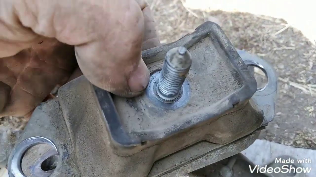 Замена подушек двигателя на Рено Логан