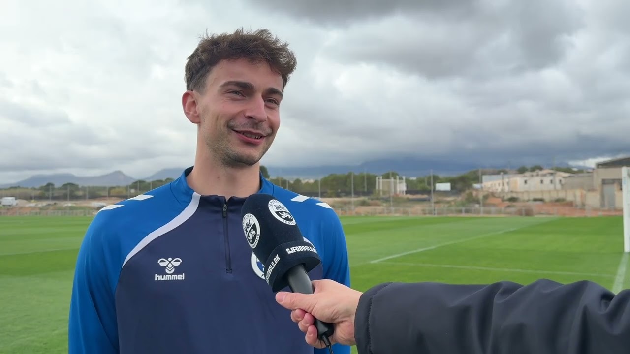 Tobias Sommer på græs i Spanien 
