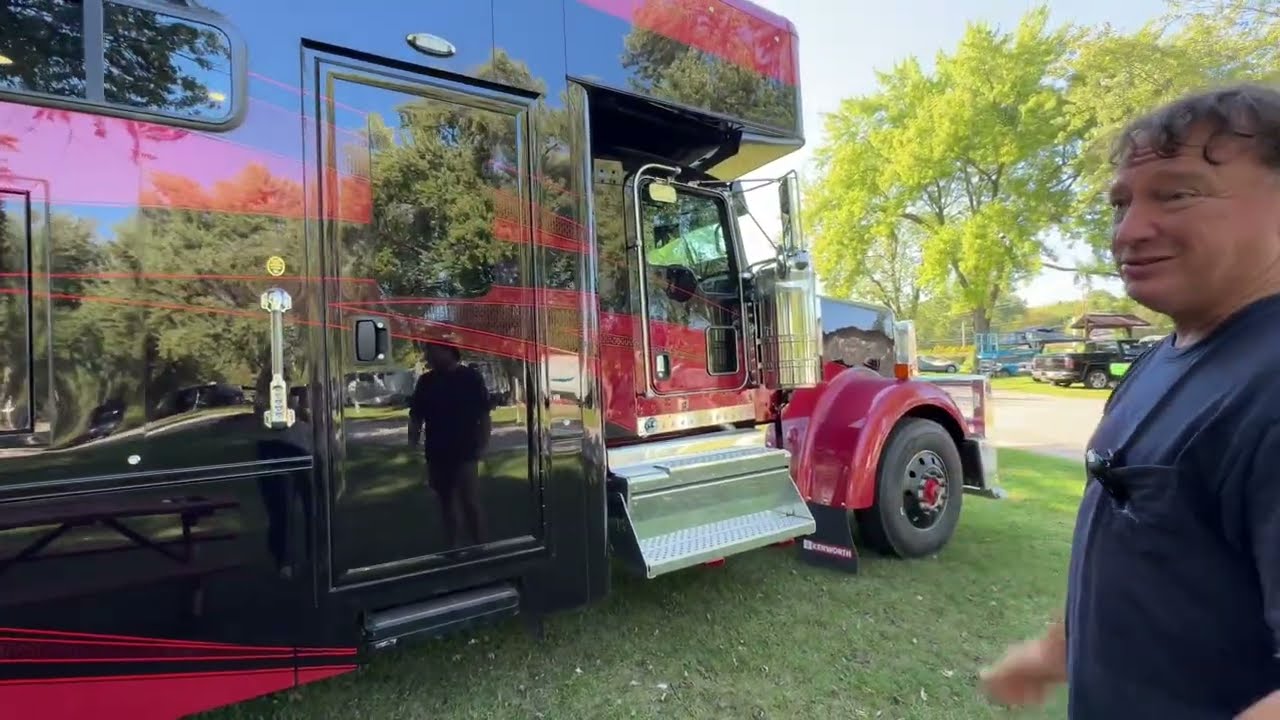 БЕЗУМНО ПРОДАН Шоу-хаулер Гараж Коуч Кенворт W900L Custom Coach 605 л.с. Cummins 246 Внешние фары