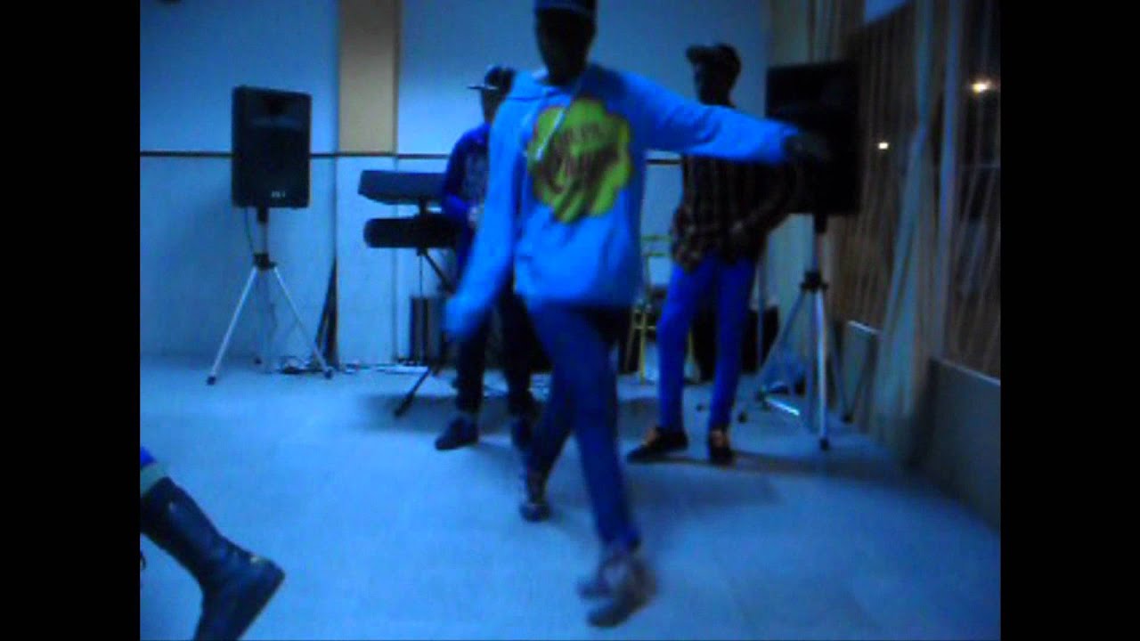Alto nivel Actuação no Vale da Amoreira  1ª Parte , em breve  o video do som  2012
