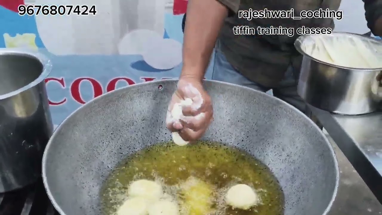 tiffin training classes మైసూరు బోండా - బజ్జీ  Mysore Bonda Recipe - Make Instant Mysore Bajji Recipe