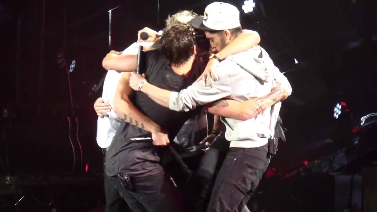 1D says Goodbye (also happy, wet Louis)