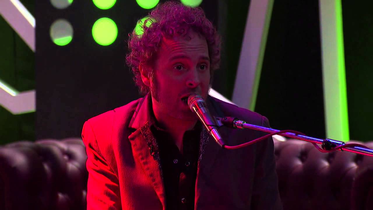 Los Tipitos - Campanas en la noche - EN ESTEREO