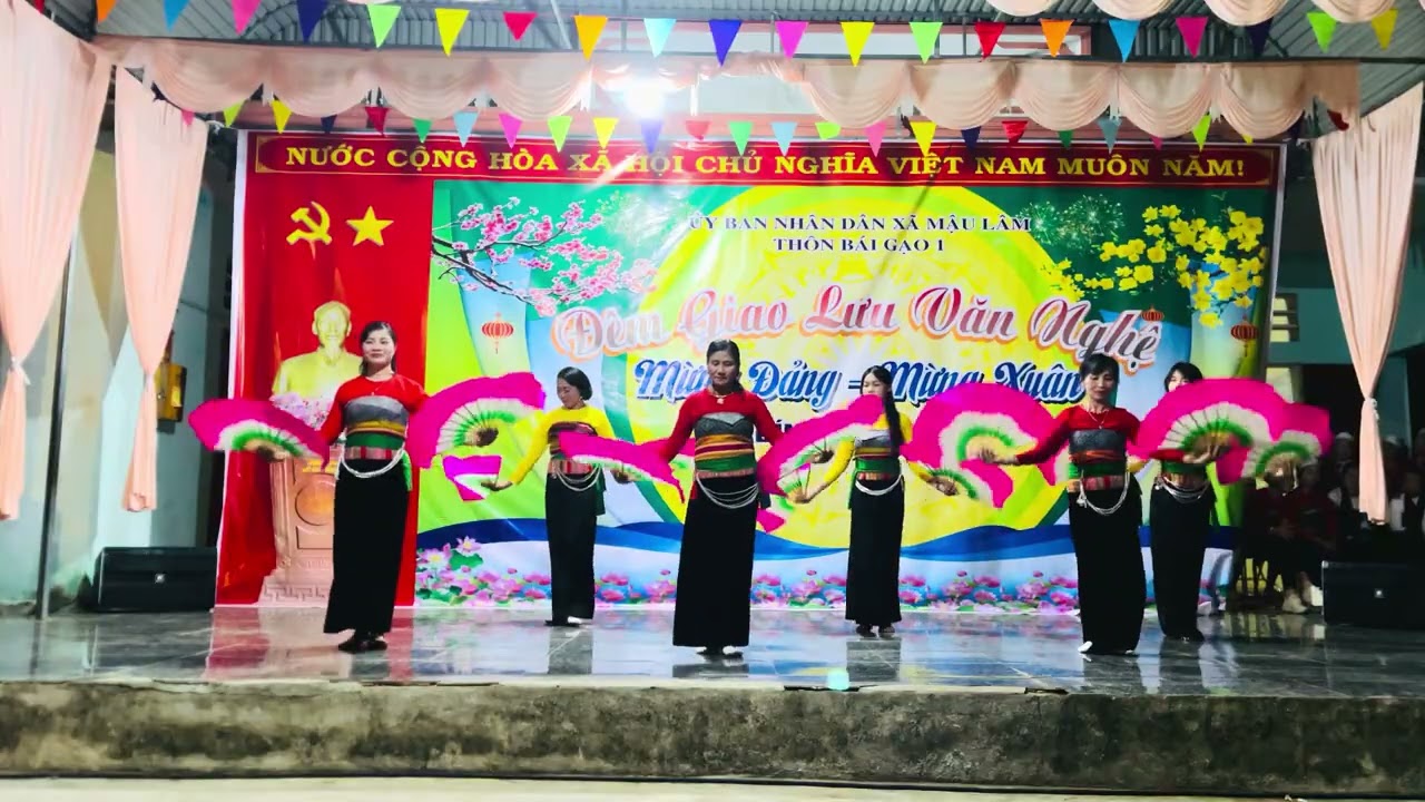 Về Hội Làng Đi Anh - Đồng Mọc ( Mậu Lâm)