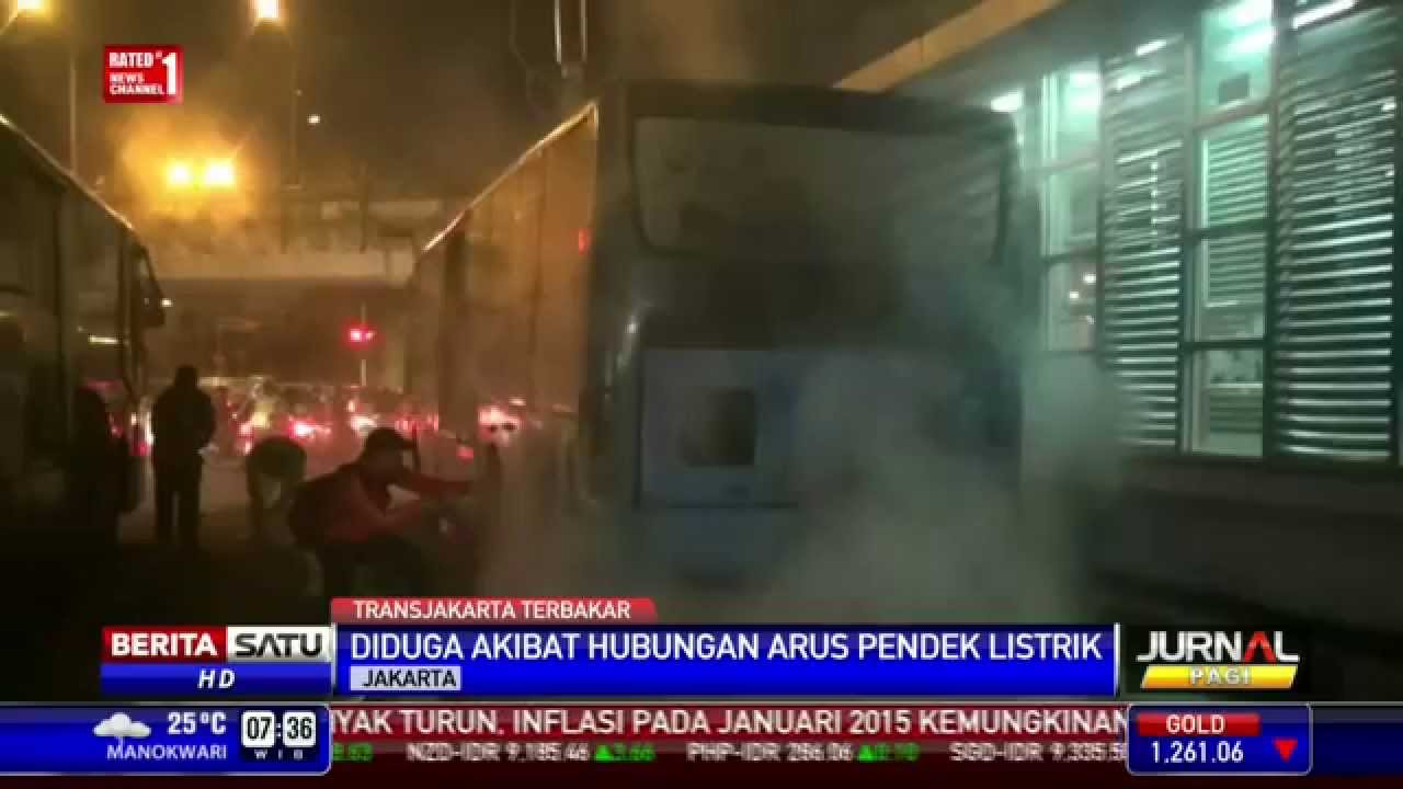 Bus TransJakarta Terbakar di Halte Senen
