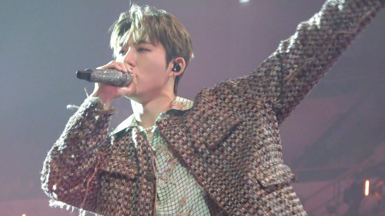 221210 B.I 비아이 - COSMOS 코스모스 | B.I 2022 NIGHT SHOW CONCERT 비아이 직캠