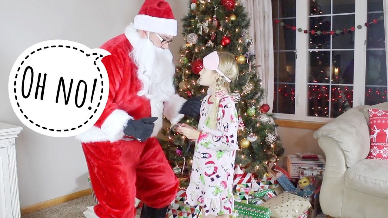 Lyla Saves Christmas For Santa Claus!!