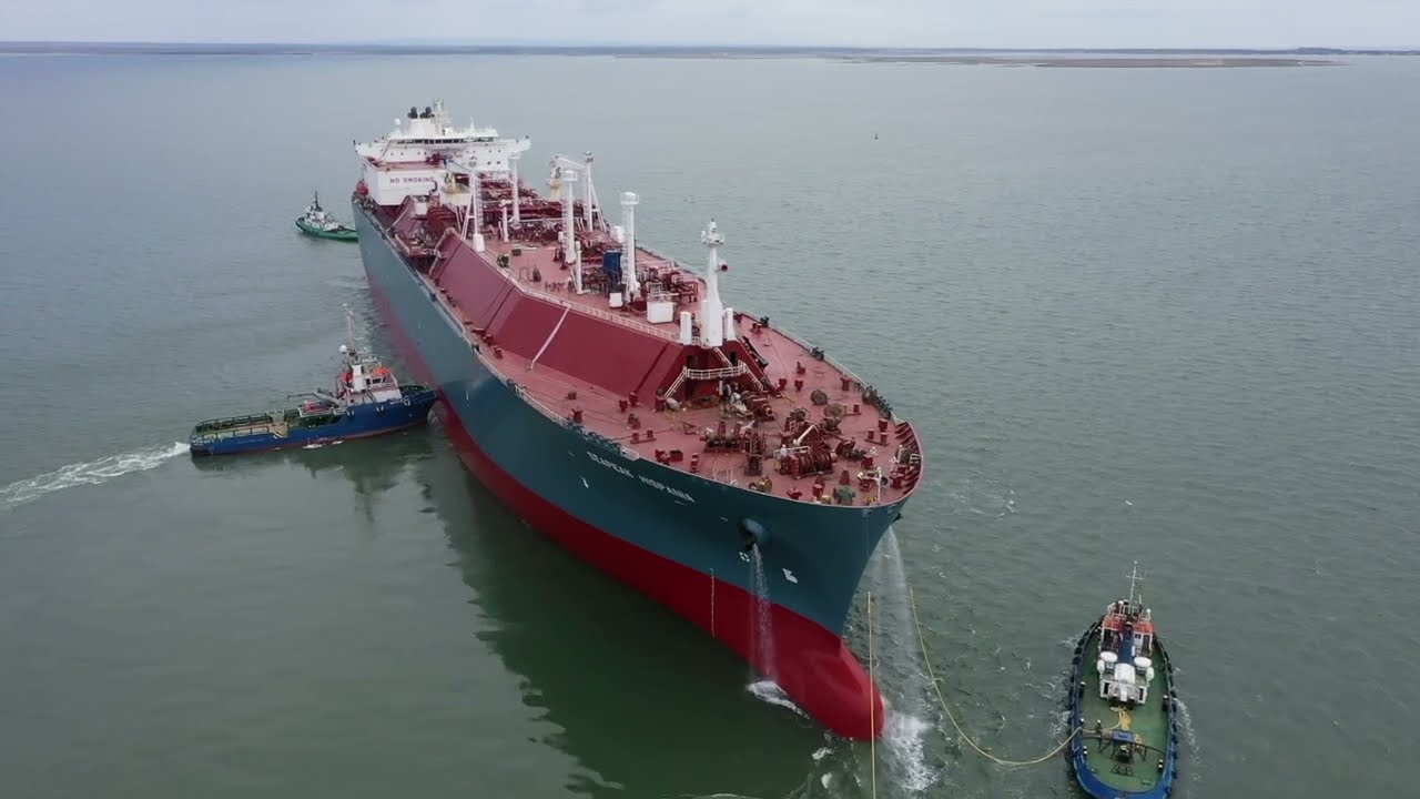 The LNG tanker SEAPEAK HISPANIA at LISNAVE