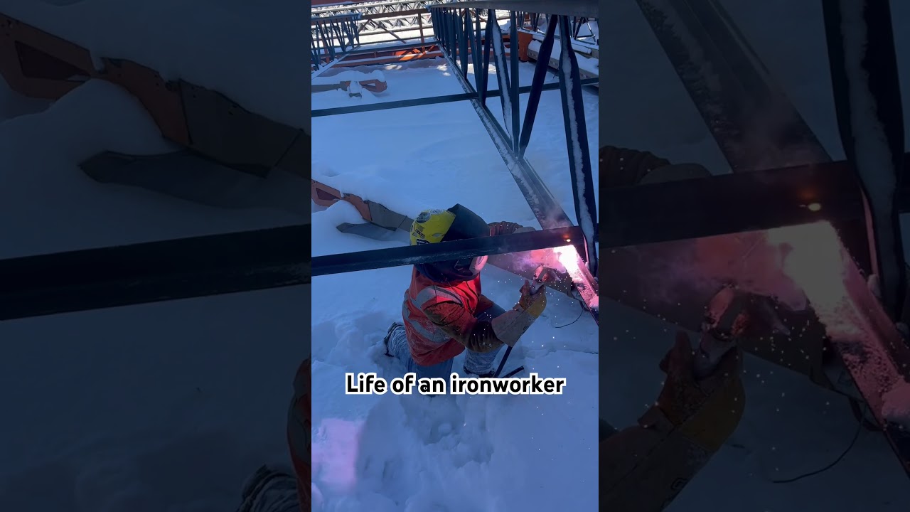 Best job in the world 😂👷🏼‍♂️🏗️ 