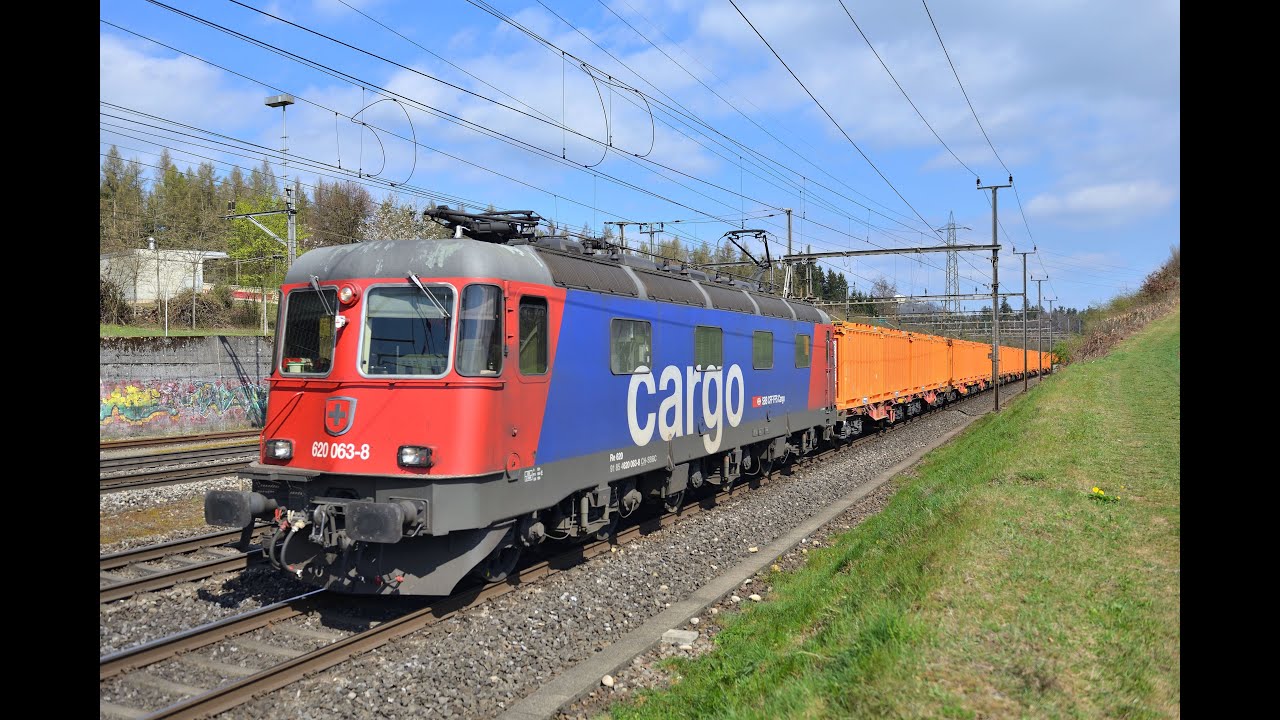 Bahnverkehr 4.4.2022 in Othmarsingen, SBB Re 6/6, Re 4/4 mit Jail Train, railCare, DB, TX Logistik