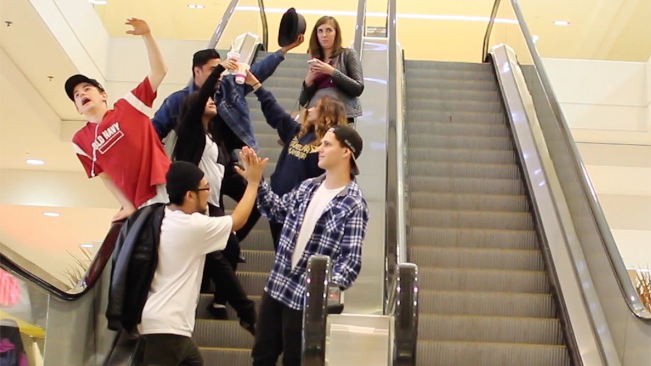 MANNEQUIN CHALLENGE IN PUBLIC PRANK (On Strangers)