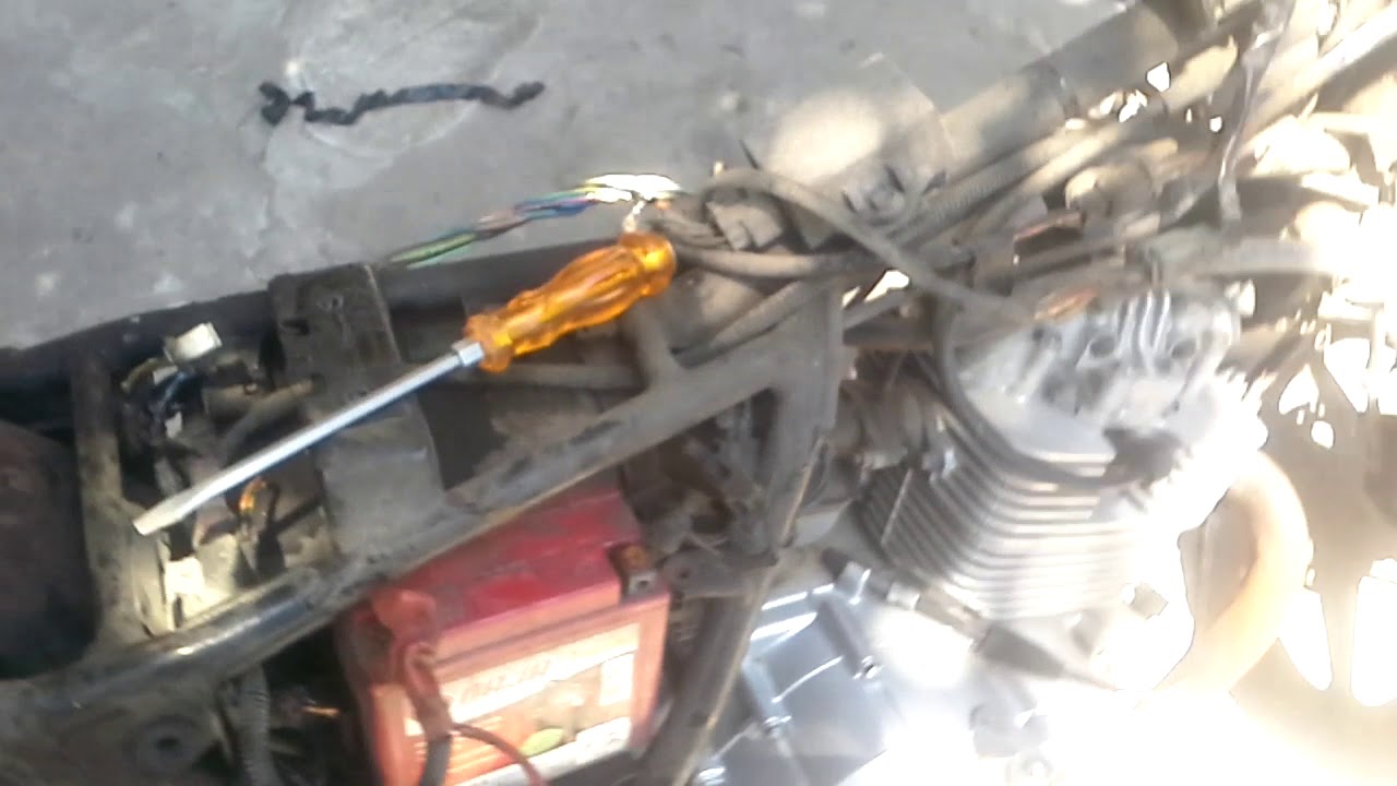 Suzuky Yes 125   2007  Queimando fusível.  Solução.