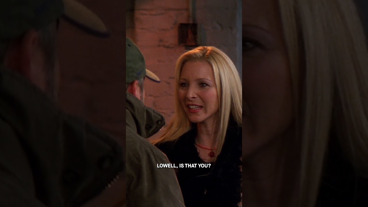 Phoebe and Ross get mugged #Friends | TBS