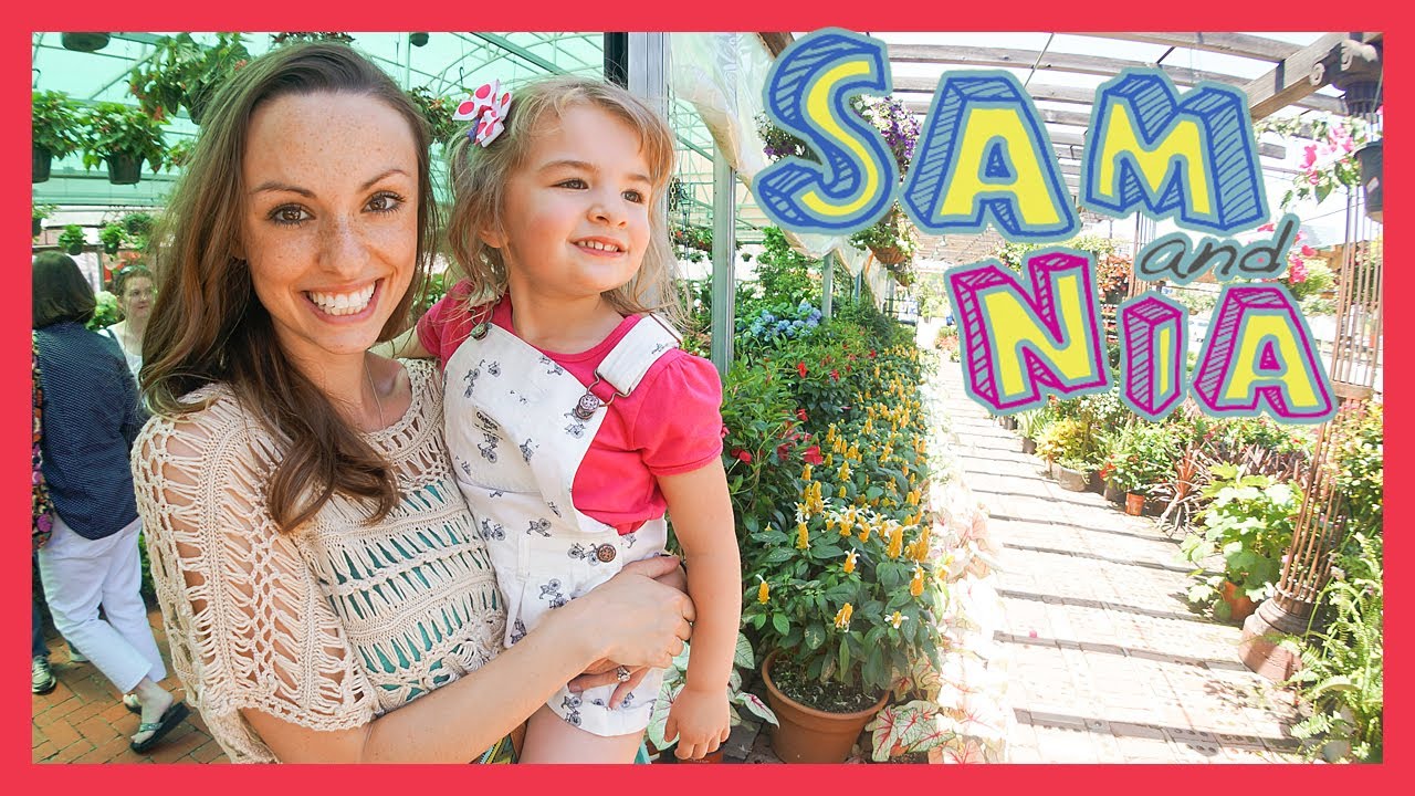 A Jelly Bean is Stuck in Our Daughter's Nose!? | Sam & Nia