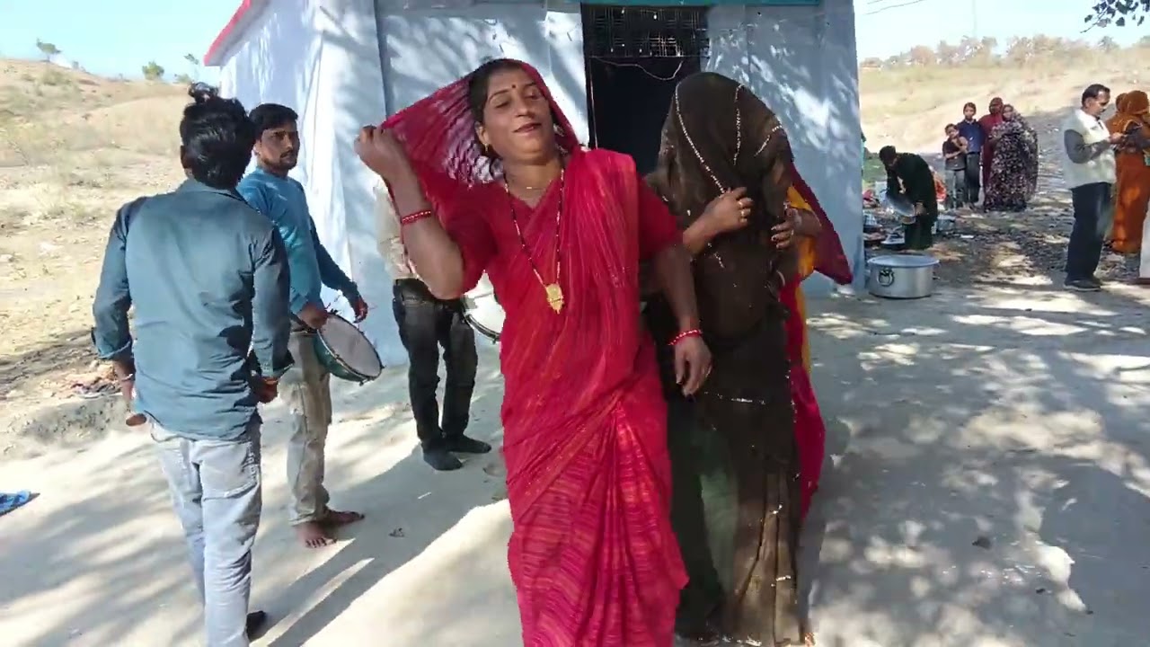 रीना पटेल# लोकगीत देहाती #बैंड बाजा नाच #गीत आप# लोग लाइव सब्सक्राइब करें #पसंद आए तो #कमेंट# करें 🙏