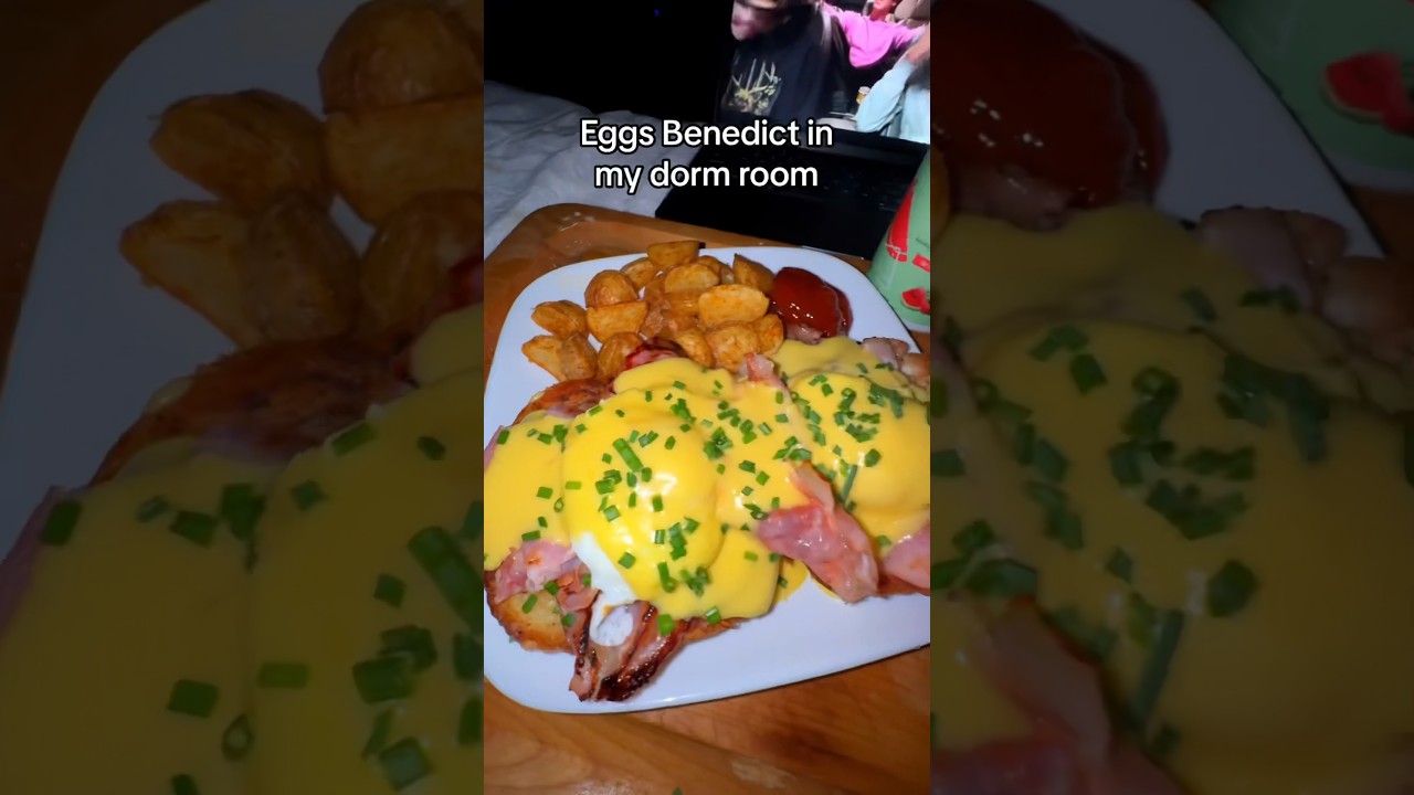 Eggs Benedict in my dorm room #shorts