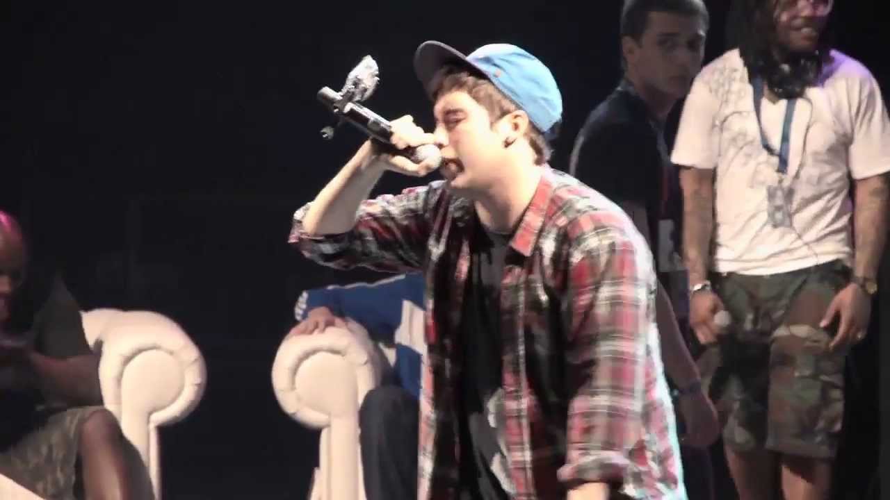 Kapo 013 vs Chade - Cuartos Barcelona - RedBull Batalla de los Gallos 2013 (Oficial)