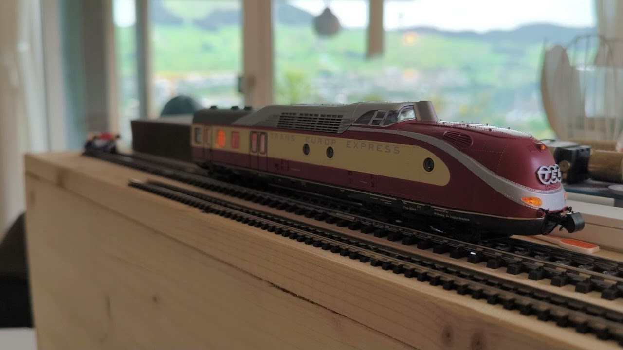 Digital-Umbau VT 11.5 Triebkopf 2 von Roco (Baujahr 1983) neue Lautsprecher