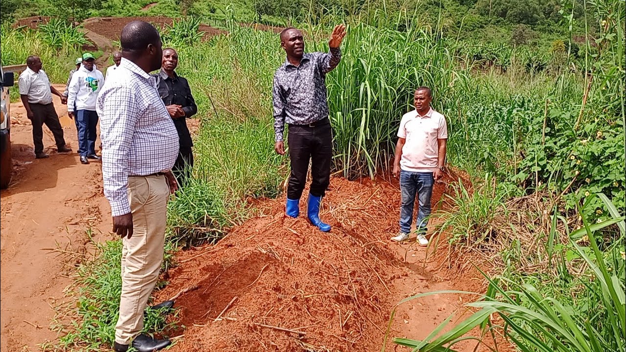 SUPER FEO ACHANGIA TRIPU 10 ZA KIFUSI KUTENGENEZA BARABARA YA MAWESO KWENDA MATETELEKA SEKONDARI 