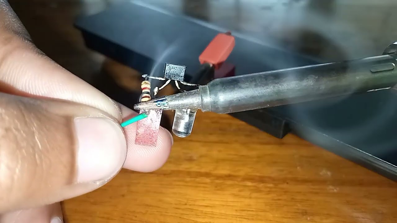 “Magnet Detector Circuit 🧲⚡ | DIY Electronics”#MagnetDetector #DIYElectronics #Electronics #Circuit