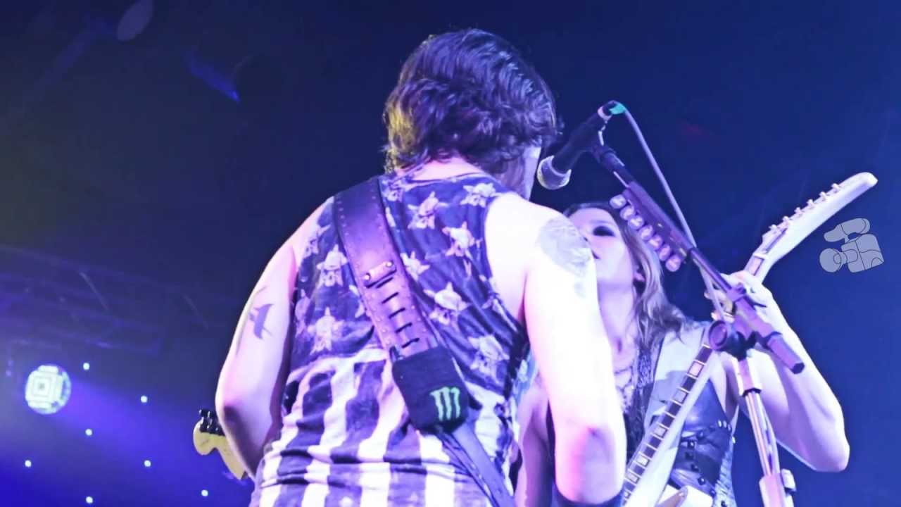 Halestorm - Its Not You (Sao Paulo/Brazil - June 16th, 2013) @LBViDZ