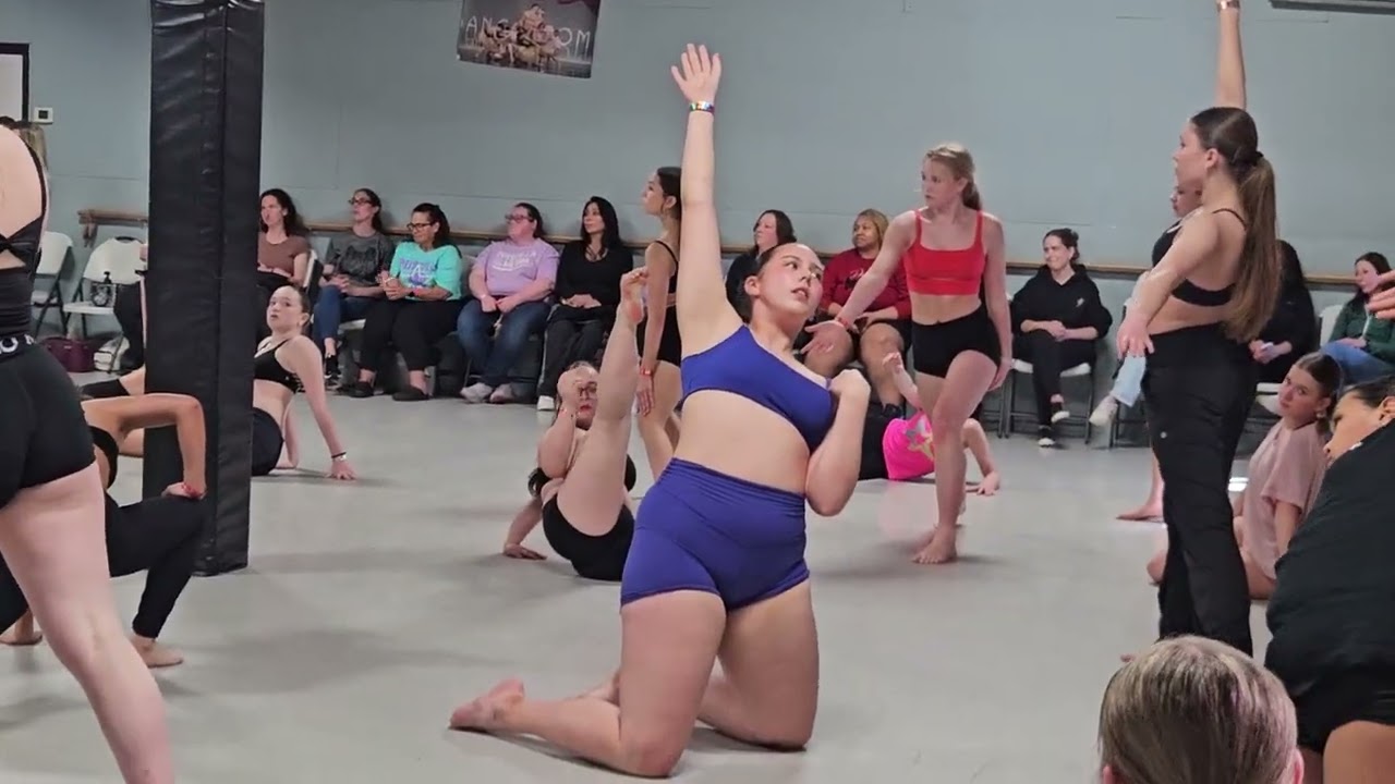 Gia fun AL experience  i don't have the rights of the music 