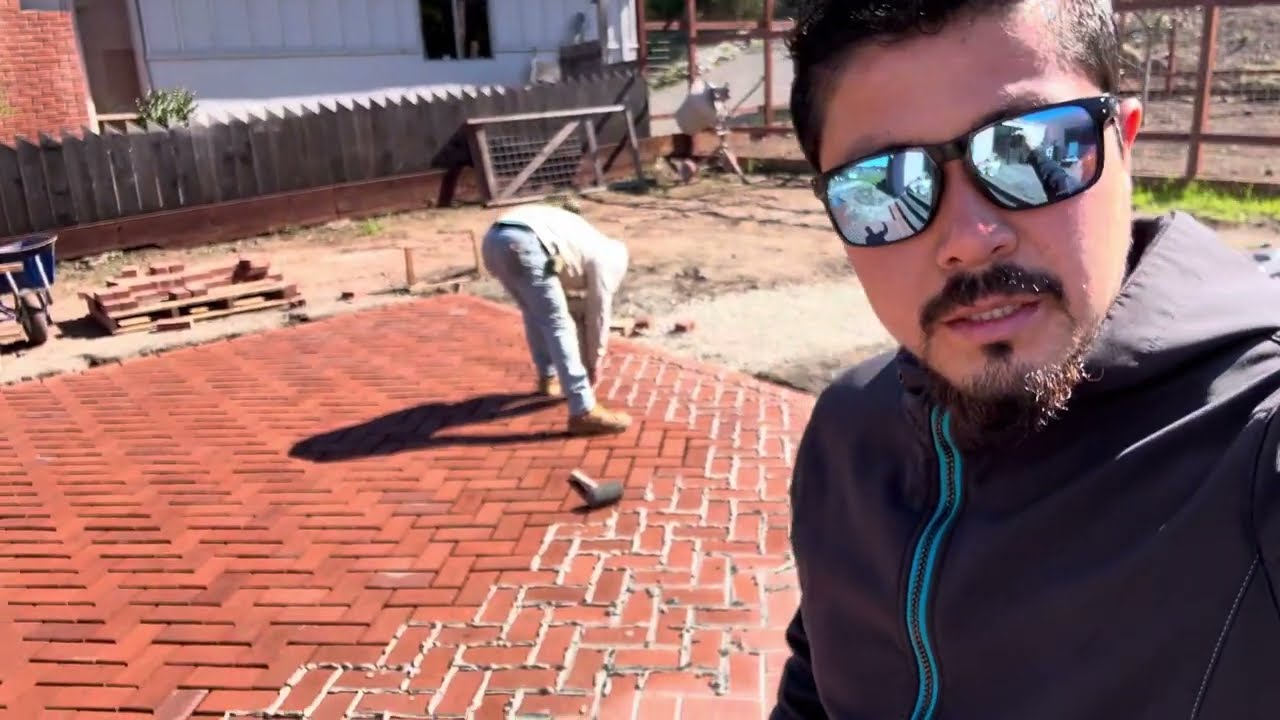 Así está quedando el patio de ladrillo en petaluma
