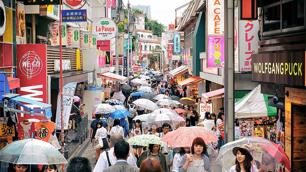 Let's Get Lost: Rainy Harajuku to Shinjuku Walk in Tokyo! | JAPAN LIVE STREAMS 2022