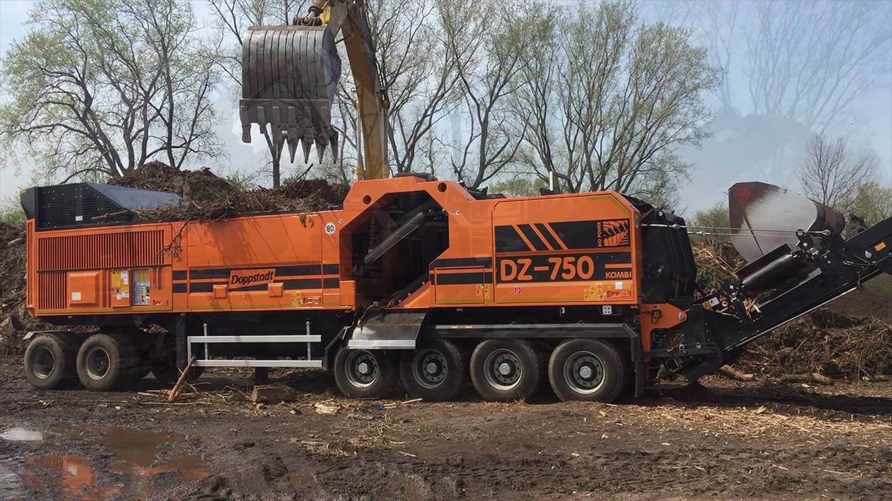 Doppstadt DZ 750 BioPower al lavoro sul verde e ramaglie