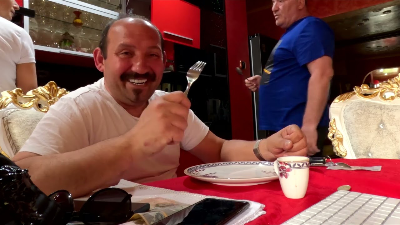 Factura de apa la Pompieru pe luna trecuta 4 roni si 79 de bani 🤦‍♂️💲😂