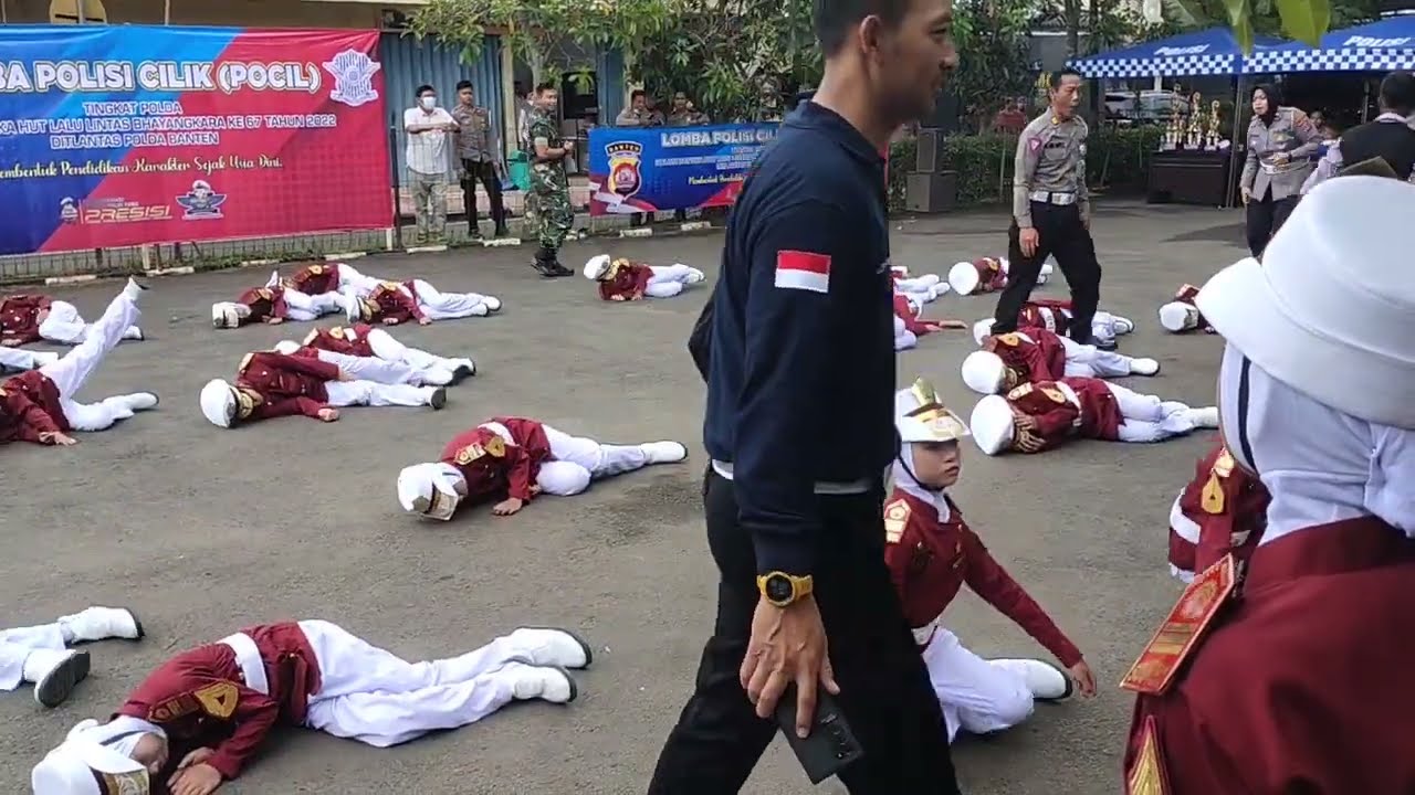 Polisi kena Prank pada saat Lomba PolCil di Polda Banten.