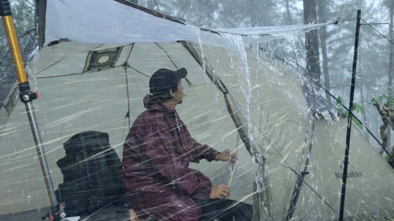 BAD WEATHER💯 HEAVY RAIN AND CRAZY LIGHTNING STORMS HIT THE CAMPGROUND ⛈️CAMPING IN HEAVY RAIN