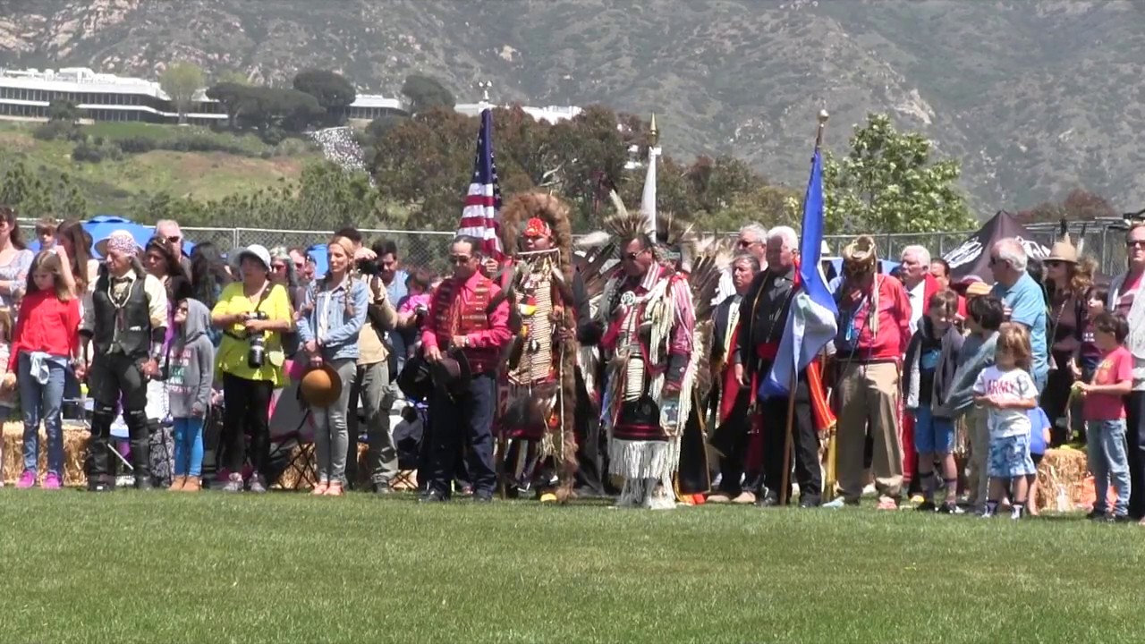 Sunday Grand Entry @ 2017 Malibu Chumash Powwow