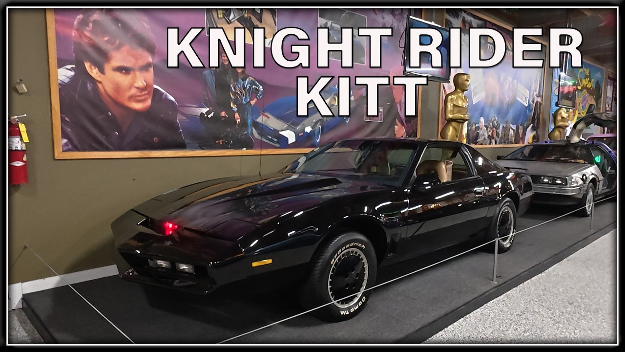 KITT &mdash; сериал &laquo;Рыцарь-наездник&raquo;. Дэвид Хассельхофф &mdash; Майкл Найт &mdash; Музей Волосо, Волосо, Иллинойс.